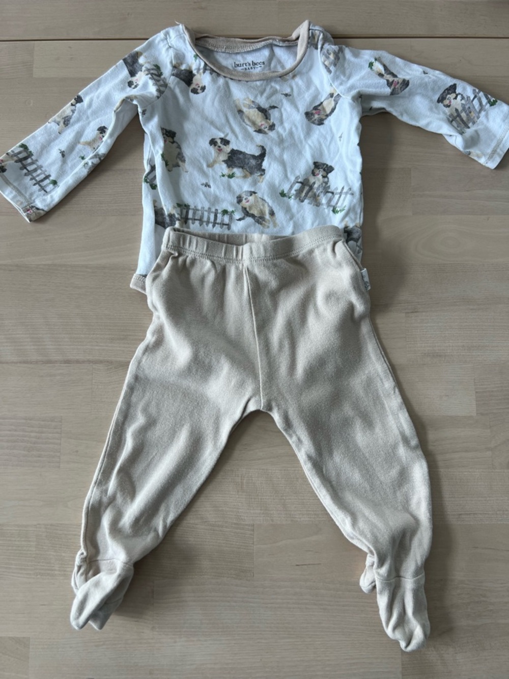 Burt’s Bees Baby Organic Cotton Farm Dog Onesie with Beige Pants 3–6 Months
